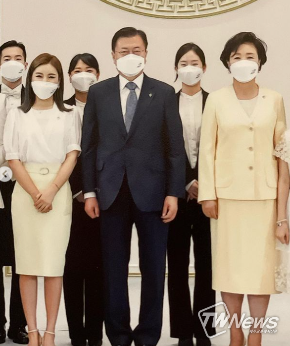 송가인과 문재인 대통령, 김정숙 여사(출처=송가인 인스타그램)