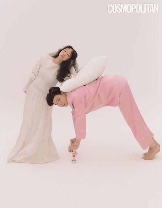 제이쓴, 홍현희와 러블리 화보 촬영에 "아내 예쁘게 찍으니 기뻐". (사진=코스모폴리탄)