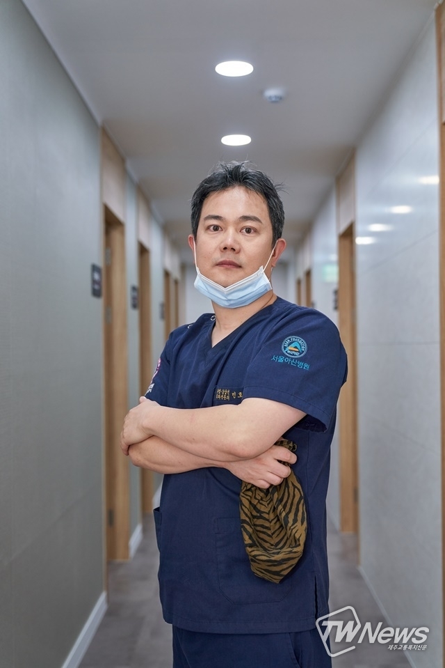 민호균 원장. (사진=유미노외과의원 제공)
