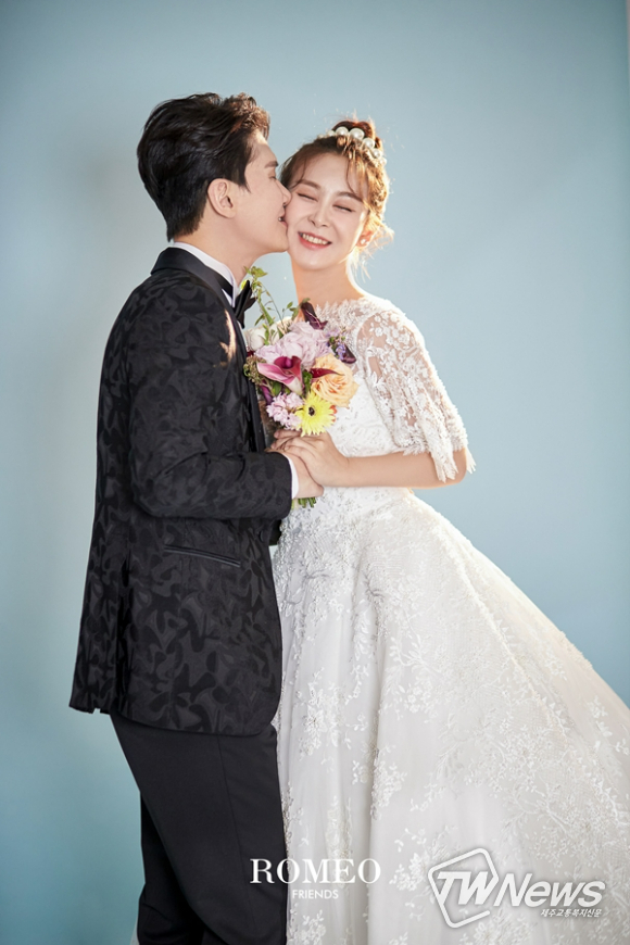 윤태화 웨딩화보, 예비신랑은 누구? (사진출처=로미오프렌즈, 라비노체, 해피메리드컴퍼니, 웨딩디렉터봉드, 스플렌디노, 닉스플로스, 정민경스타일리스트, 빈헤어)