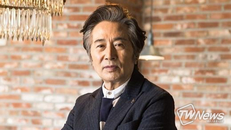 백윤식 공식입장, 전 연인 에세이 논란 (사진출처=판타지오)