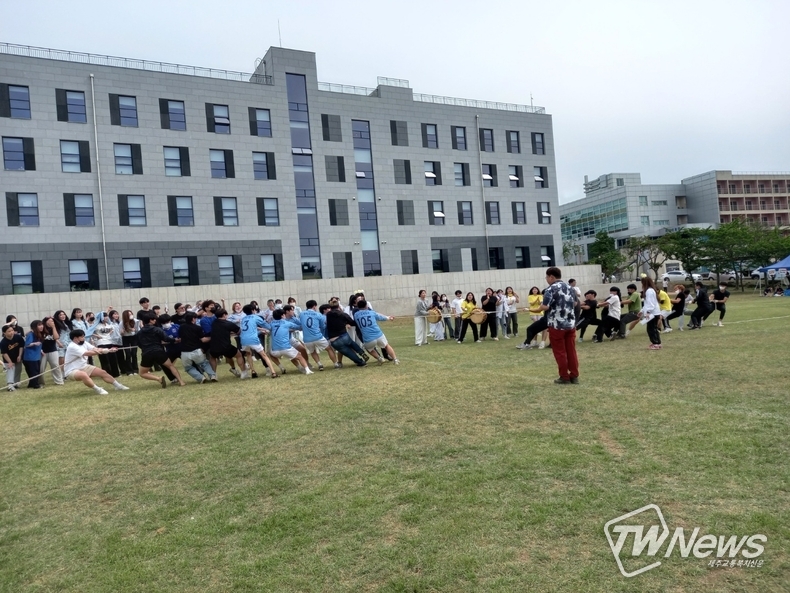 줄다리기 결승전. (사진=서유주 기자)