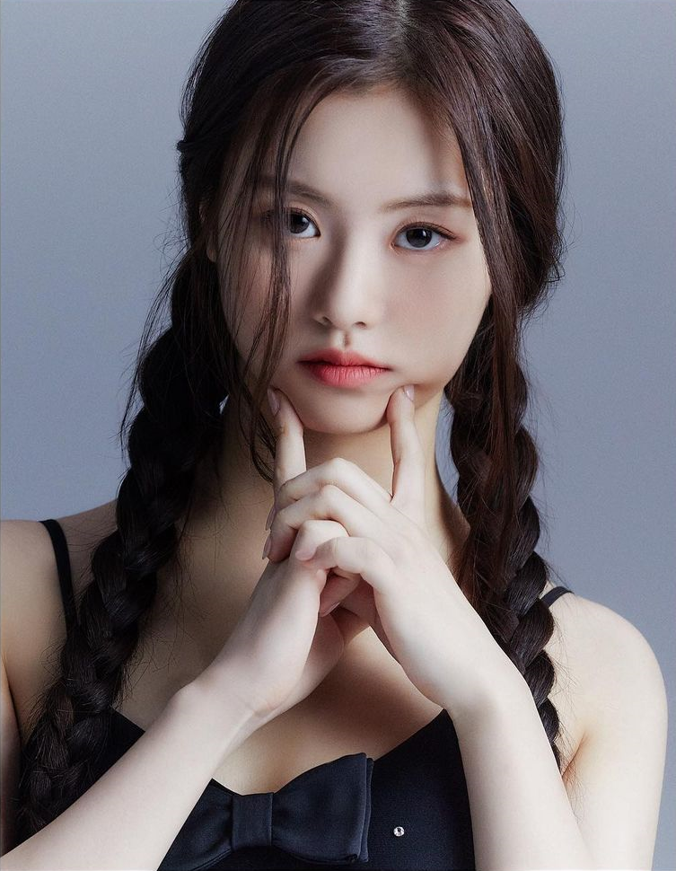 사진=르세라핌 공식 SNS