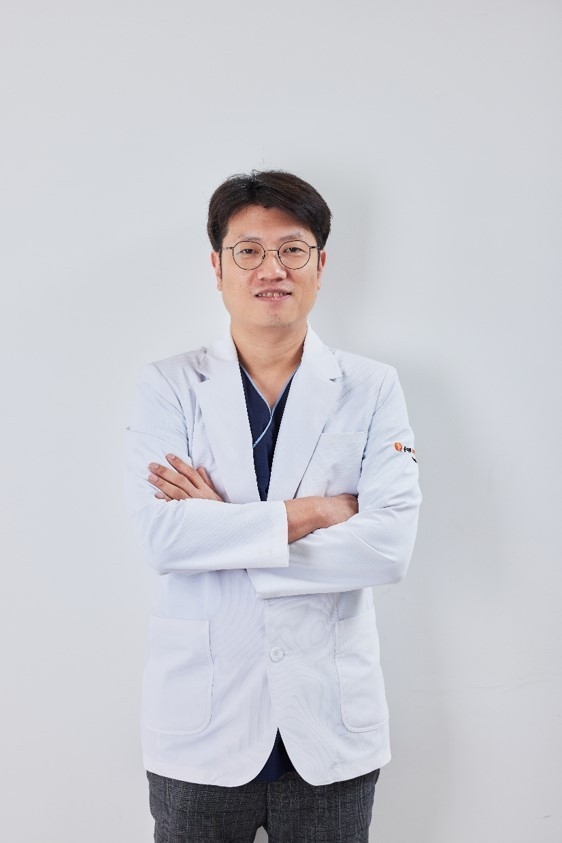김윤환 원장