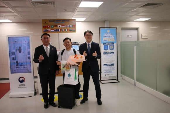 제주공항 외국인 자동출입국심사 확대…18개국 이용 가능