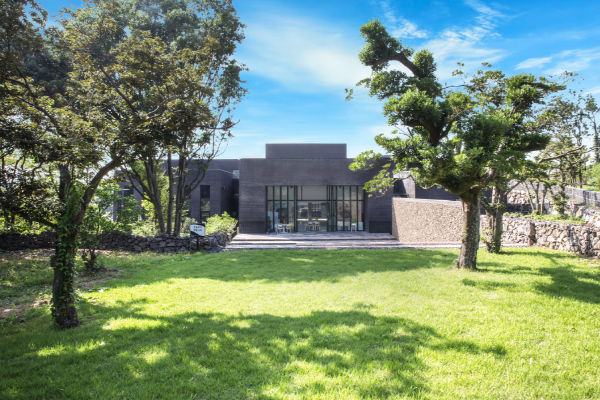 제주도립김창열미술관