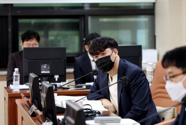 박강산 의원 질의