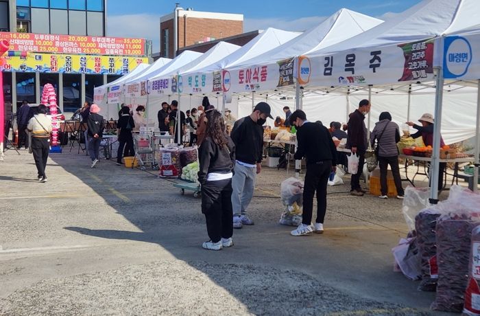 진안로컬푸드 직매장 정기 직거래장터 운영