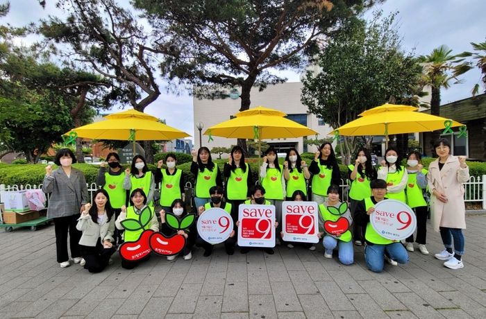 지난 3일 대학생 장기기증 생명나눔 서포터즈가 순천대학교 대학로에서 장기기증 홍보 캠페인을 펼쳤다