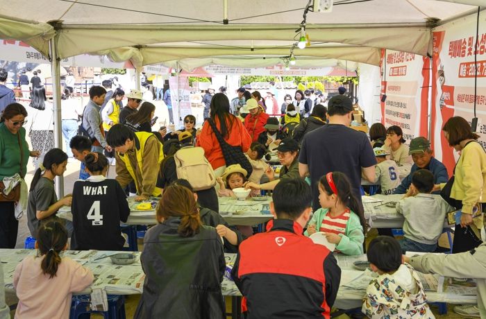 문경찻사발축제 올해도 흥행 ‘ 대박 ’