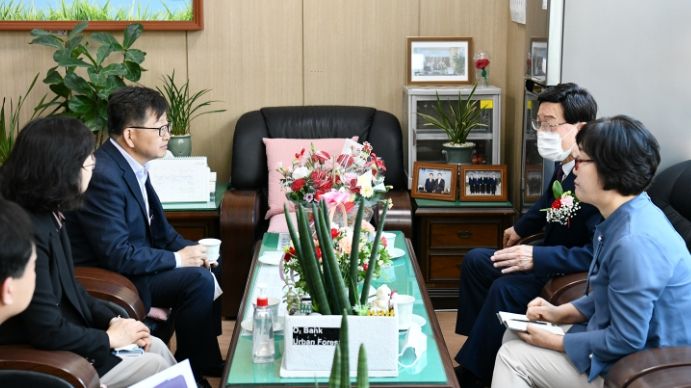 영통구, 어버이날 기념해 대한노인회 영통구지회 방문