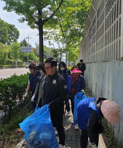 우만2동, 주민과 함께하는 행락철 대비 환경정비 실시