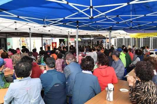 부산 (사)동래시장번영회, 어버이날 맞이 어르신 점심 대접