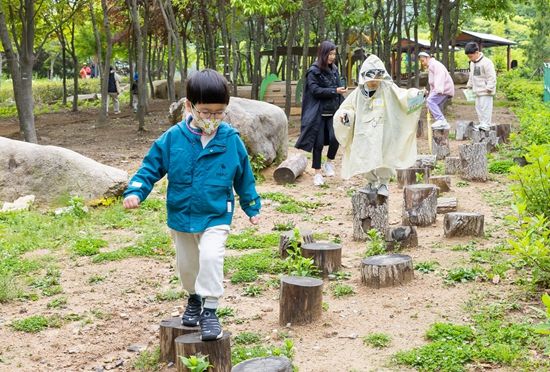 대천천유아숲체험원 어린이날 행사 ‘숲에서 놀go 자라go’