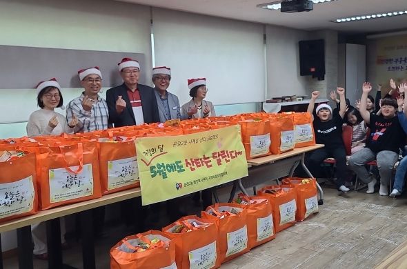 파주시 운정2동,‘가정의 달 산타’가 전하는 행복한 5월