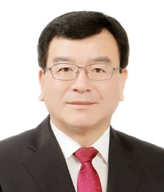 홍성우 교육위원장