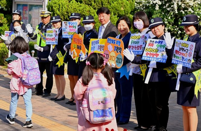 스쿨존 민‧관 합동 교통안전캠페인