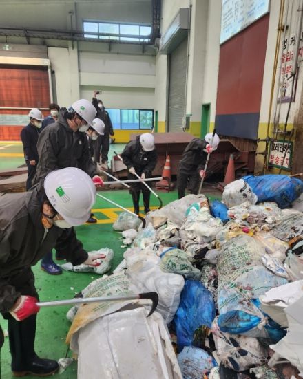 수원시 팔달구 인계동, 자원회수시설 반입 쓰레기 샘플링 참여