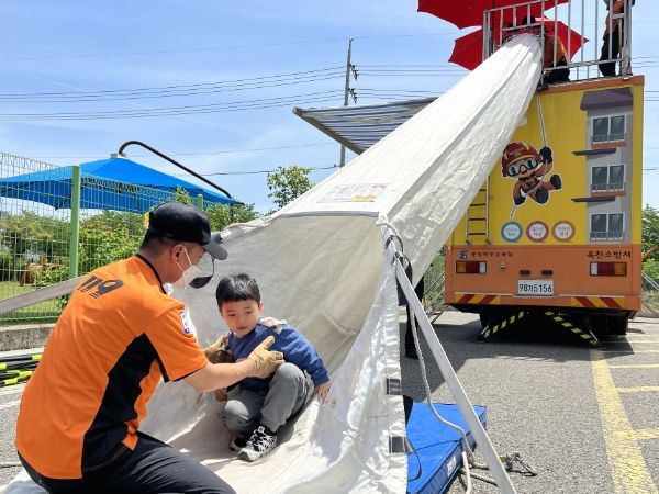 영동소방서, 영동유치원 이동안전체험차량 소방안전교육 실시