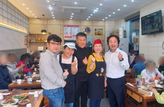 고대 명품 아카데미 13기 4조 봉사대, 어버이날 맞아 마을 어르신들께 식사 대접