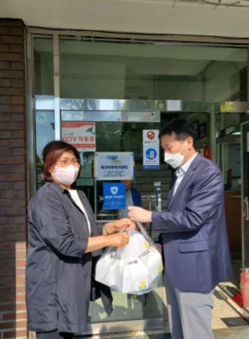 생연1동 카페모넬로, 애신아동복지센터 호두파이 전달