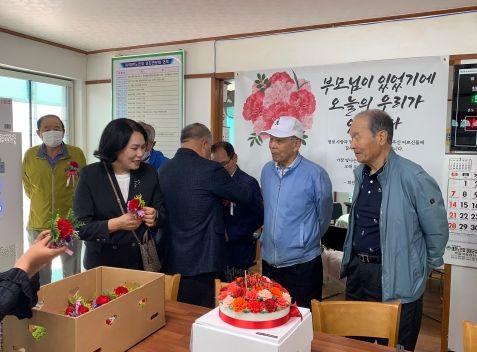 장흥 회진면, 어버이날 선물꾸러미 전달