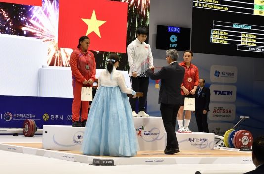 ‘2023 진주아시아역도선수권대회’서 세계신기록 2개 나와