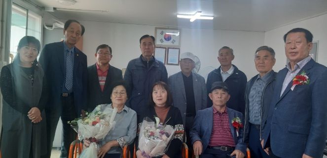 대한노인회 초월읍분회, 장미순·유종범씨에 효행자 표창