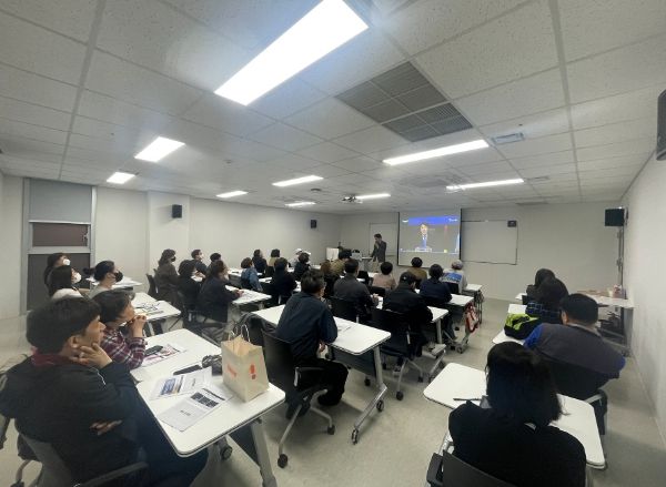 도봉구 ‘신중년 학교’ 생애 재설계 전문가 특강 진행 현장