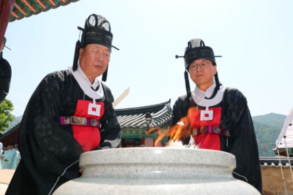 인제향교 공기 2574年 춘기 석전대제 봉행