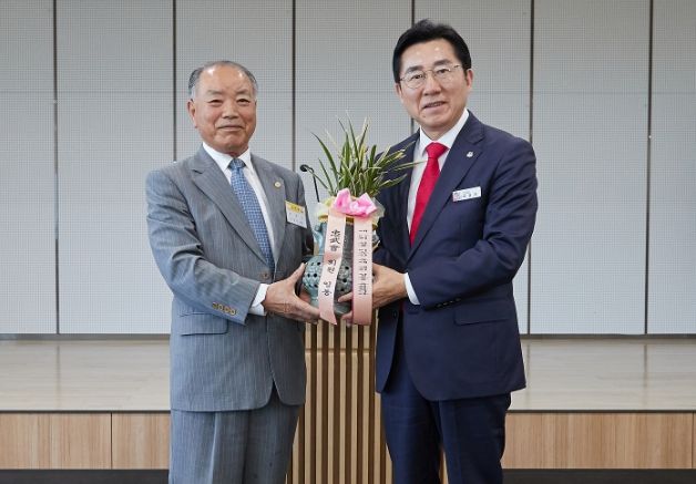 충무회 월례회에 참석한 박경귀 시장