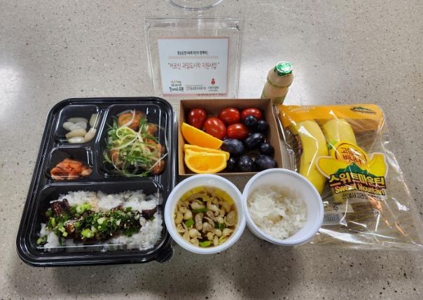 취약계층 어르신 가정에 전달된 과일도시락