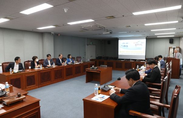 도봉구는 지난 5월 9일 거제시의회 의원들에게 도봉구 탄소중립 정책 우수사례를 공유했다