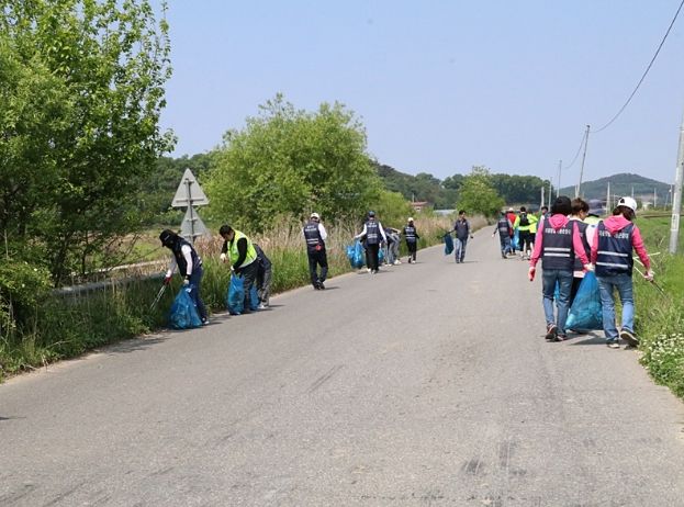 거물대천변 살리기 본격개시-하천살리기 추진단 정화활동