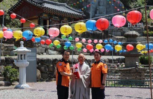 조인재 경남소방본부장, 부처님 오신 날 앞두고 전통사찰 현장점검 나서