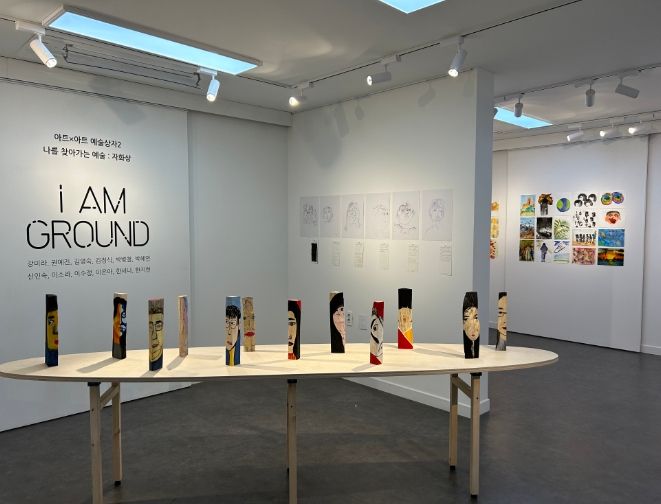 시흥시 모랫골 만지작스튜디오 '아트x아트, 예술상자 시즌2' 전시...다양한 자화상 작품 선보여