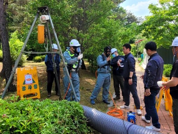 지난 16일 화천군 공공하수처리장에서 화천군 민관합동점검반이 안전사고 예방과 대응훈련을 실시했다