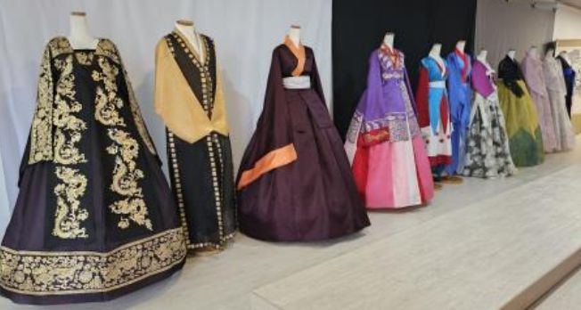 수원시 행궁동 주민자치회, 전통복식 착장교육 실시