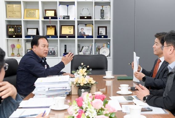 이권재 오산시장, 한강유역청장 면담
