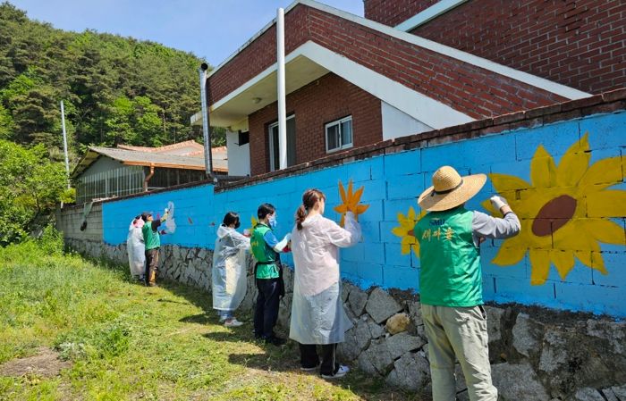 거창군새마을회, ‘희망나눔 마을벽화 그리기’ 사업 추진