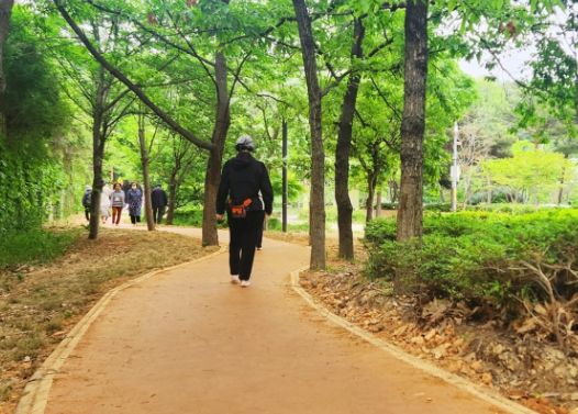 광주 서구, 금호‧쌍학 어린이공원에 ‘맨발로’ 조성