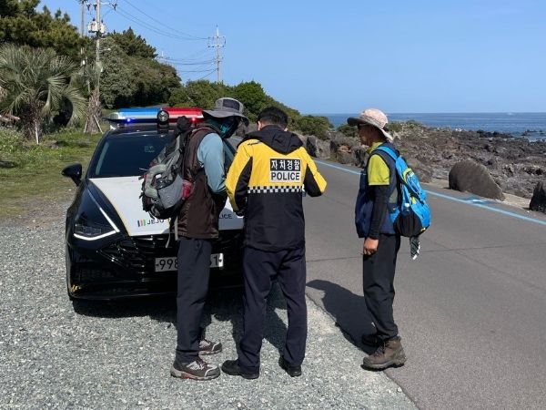 제주자치경찰단, 안전하고 걷기 좋은 올레길 만든다