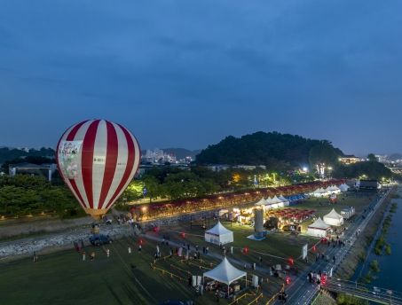 영주 소백산철쭉제 폐막…“연분홍 철쭉 향연 선사”