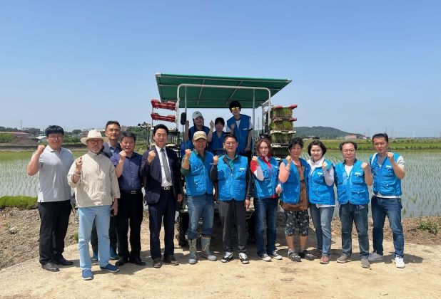 포승읍 바르게살기위원회, 어려운 이웃 돕기 위한 휴경지 모내기 행사