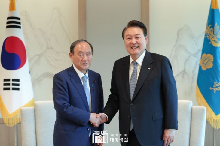 5월 31일 윤석열 대통령은 스가 요시히데 前 일본 총리를 접견했다.