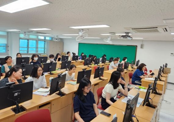 AI 및 디지털시민교육 수업적용을 위한 교원 역량강화 연수