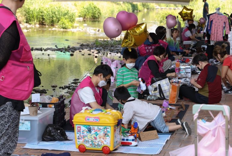 강남구, 양재천 돗자리 자원봉사축제 개최