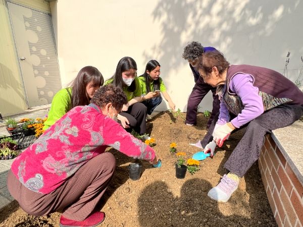대구 남구, '어르신 주도형 치매안심경로당 원예교실'운영