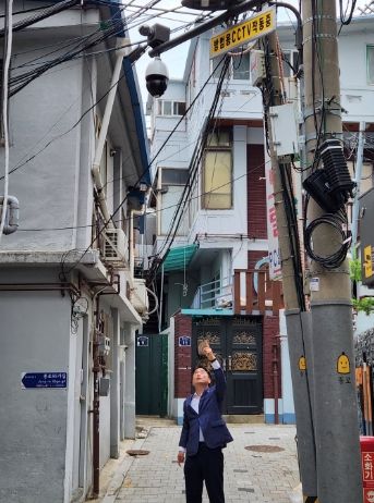 종로구의회 이시훈 의원, 골목길 CCTV 설치로 주민 안전과 환경 정비까지 해결