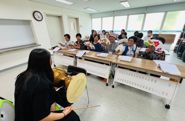 완주 “LH삼봉사회복지관서 국악 배워요”